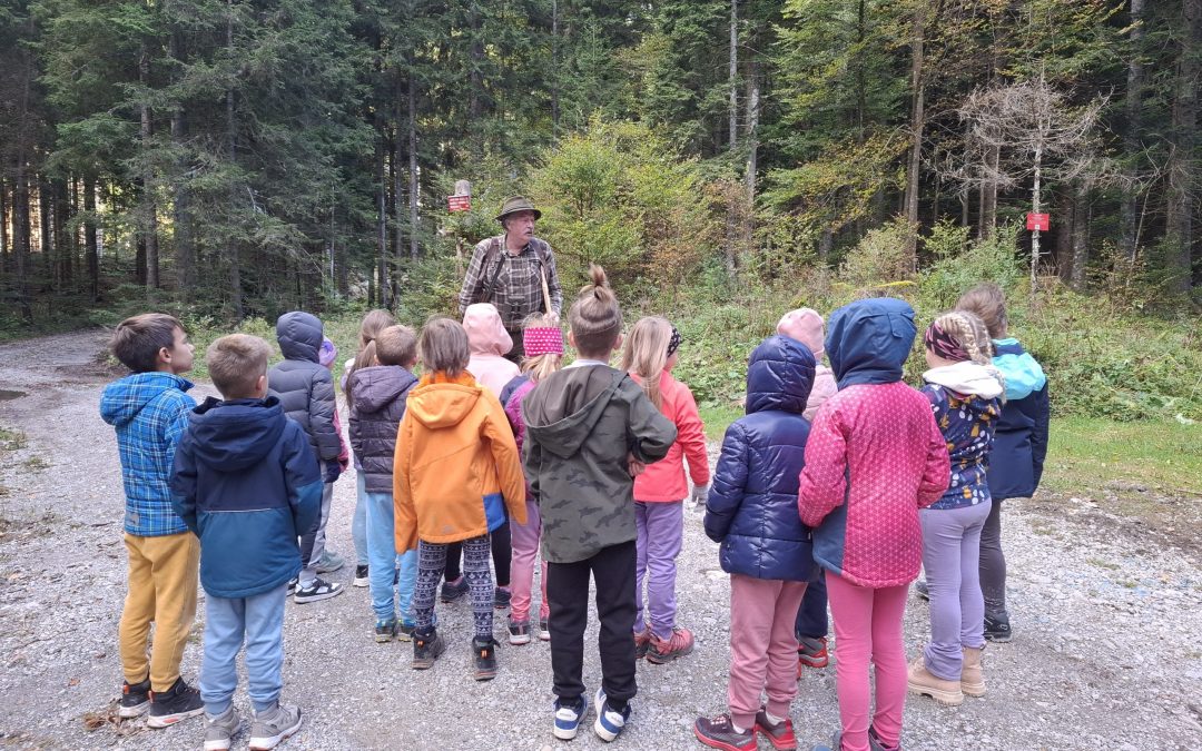 Lovec v šoli v naravi